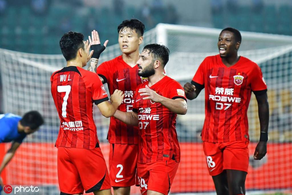 国米1-0领先博洛尼亚加时赛第21分钟，博洛尼亚的角球，利科扬尼斯开向后点，皮球在出底线前被勾了回来，别克马破门！